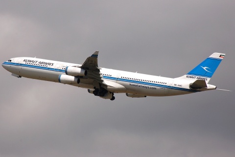 9K-ANC - A340-313 - Kuwait Airways - CDG - 09-07-2008
