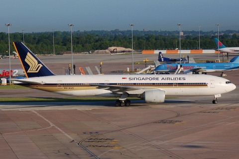 9V-SVC - 777-212(ER) - Singapore Airlines - MAN - 15-05-2008