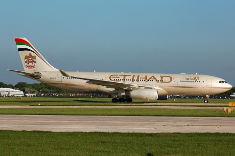 A6-EYI - A330-243 - Etihad Airways - LGW - 13-05-2008
