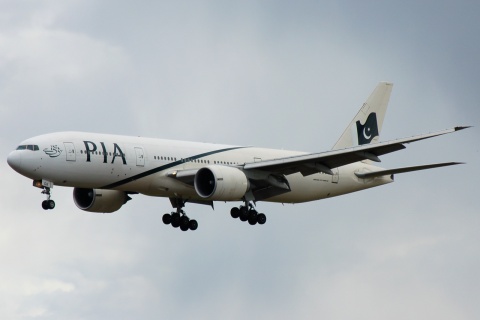 AP-BGK - 777-240(ER) - PIA Pakistan International Airlines - OSL - 24-06-2008
