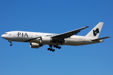 AP-BGL - 777-240(ER) - PIA Pakistan International Airlines - LHR - 12-07-2008