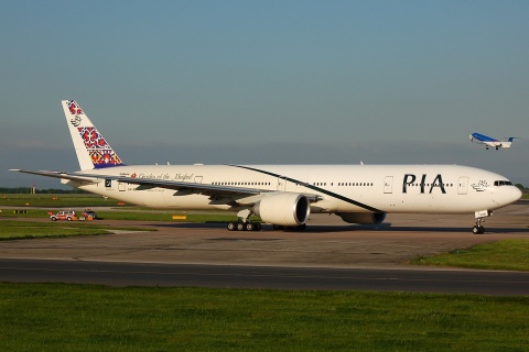 AP-BHW - 777-340(ER) - PIA Pakistan International Airlines - MAN - 14-05-2008b
