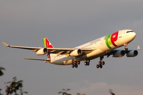 CS-TOA - A340-312 - TAP _ Air Portugal - LIS - 31-05-2008