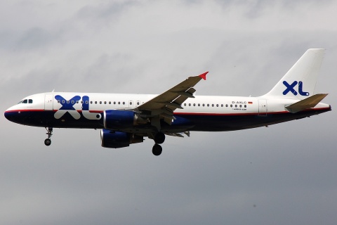 D-AXLC - A320-214 - XL Airways France - CDG - 09-07-2008