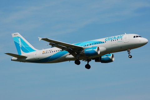 EC-KCU - A320-216 - Clickair - LGW - 13-05-2008