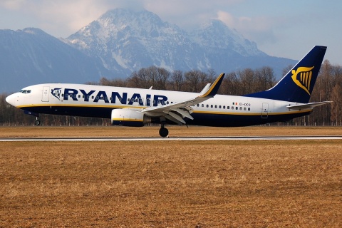 EI-DCS - 737-8AS(WL) - Ryanair - SZG - 16-02-2008