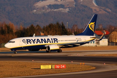 EI-DHY - 737-8AS(WL) - Ryanair - SZG - 16-02-2008