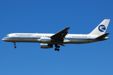 EZ-A012 - 757-22K - Turkmenistan Airlines - LHR - 12-07-2008