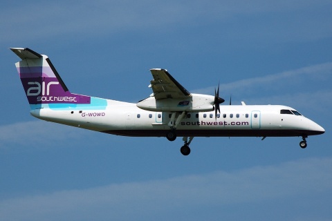 G-WOWD - DHC-8-311 - Air Southwest - LGW - 13-05-2008b