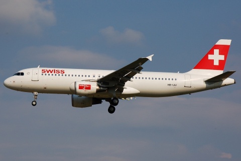HB-IJU - A320-214 - Swiss - BRU - 15-08-2008