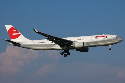 I-EEZJ - A330-223 - Eurofly - FCO - 10-06-2008