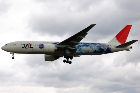 JA704J - 777-246(ER) - Japan Airlines - LHR - 12-07-2008