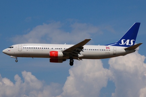 LN-RRU - 737-883 - SAS Scandinavian Airlines - CPH - 18-06-2008b