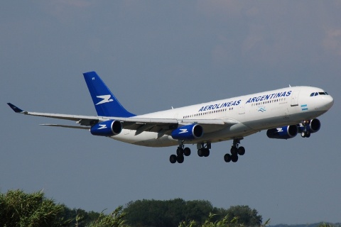 LV-ZPJ - A340-211 - Aerolineas Argentinas - FCO - 10-06-2008