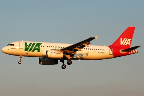 LZ-MDM - A320-232 - Air Via - BRU - 15-08-2008