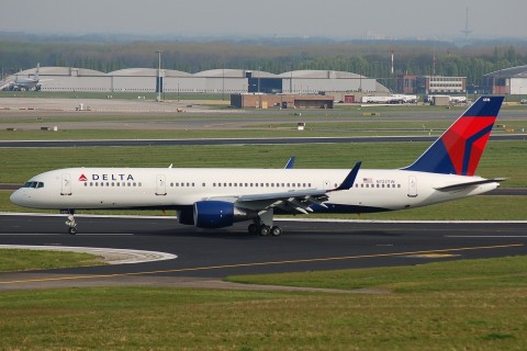 N722TW - 757-231(WL) - Delta Air Lines - BRU - 27-04-2008