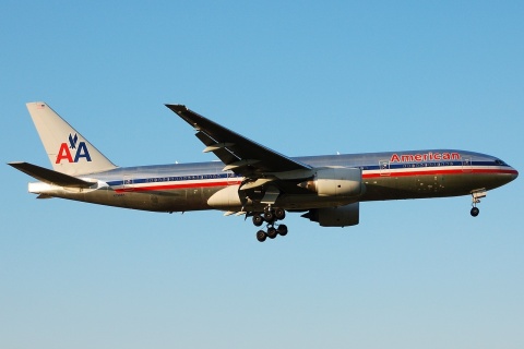 N799AN - 777-223(ER) - American Airlines - LHR - 12-07-2008