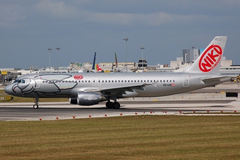 OE-LEE - A320-214 - Niki - LIS - 30-05-2008