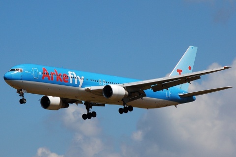 PH-AHQ - 767-383(ER) - Arkefly - BRU - 04-07-2008