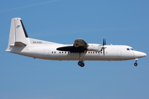 PH-FZG - Fokker 50 - Wideroe - CPH - 18-06-2008b