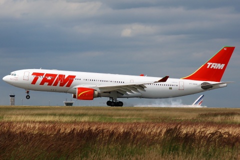 PT-MVE - A330-223 - TAM Linhas Aereas - CDG - 09-07-2008
