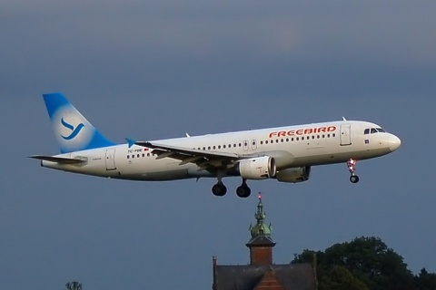 TC-FBE - A320-212 - Freebird Airlines - CRL - 11-08-2008