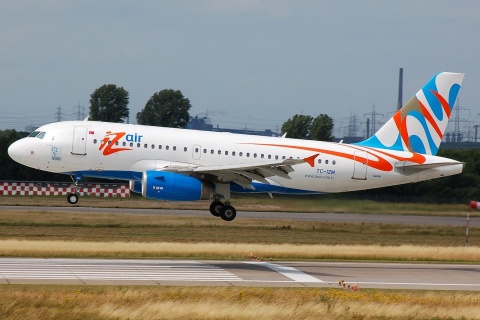TC-IZM - A319-132 - Izmir Airlines - DUS - 06-07-2008