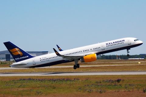 TF-FIV - 757-208(WL) - Icelandair - HEL - 07-06-2008