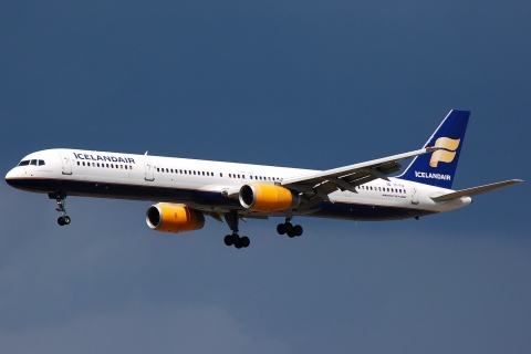 TF-FIX - 757-308 - Icelandair - CPH - 20-06-2008