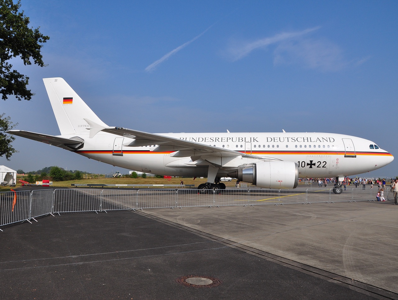 10+22 - A310-304 - German Air Force (Luftwaffe) - CGN - 20-09-2009