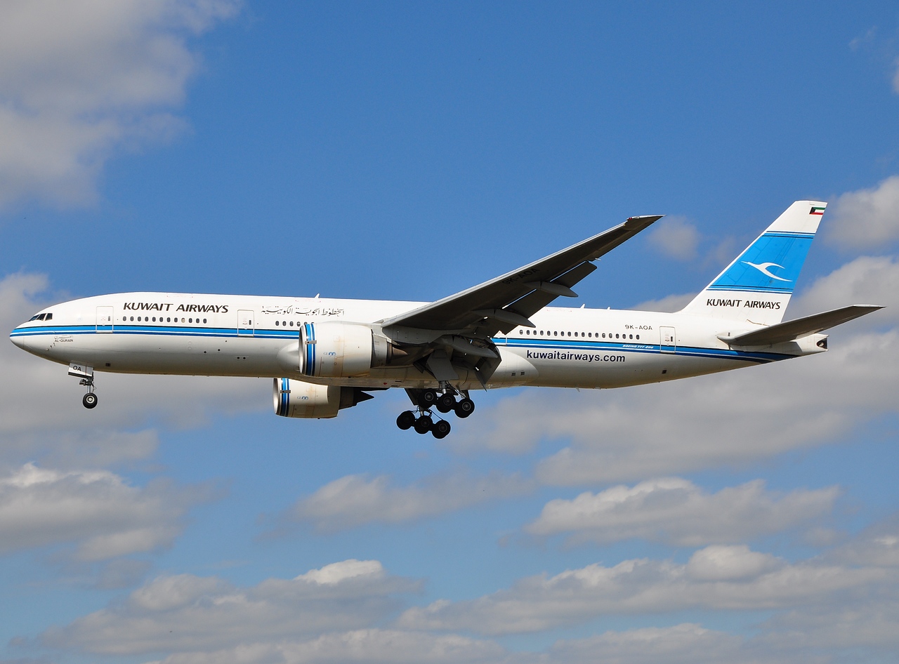 9K-AOA - 777-269(ER) - Kuwait Airways - LHR - 27-08-2009