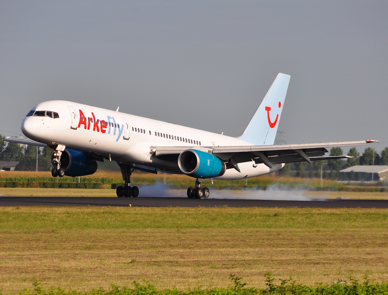 C-FLOX - 757-2Y0 - Arkefly - AMS - 18-08-2009