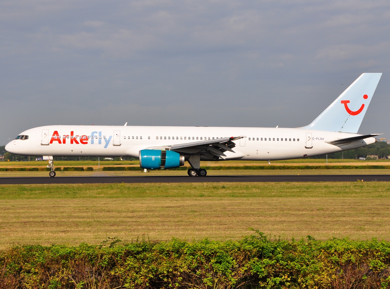 C-FLOX - 757-2Y0 - Arkefly - AMS - 18-08-2009b