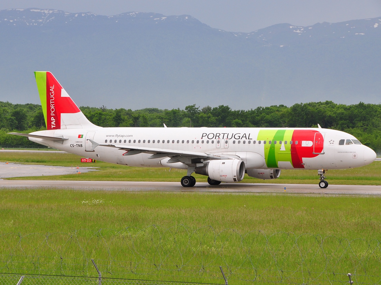 CS-TNB - A320-231 - TAP _ Air Portugal - GVA - 12-05-2009