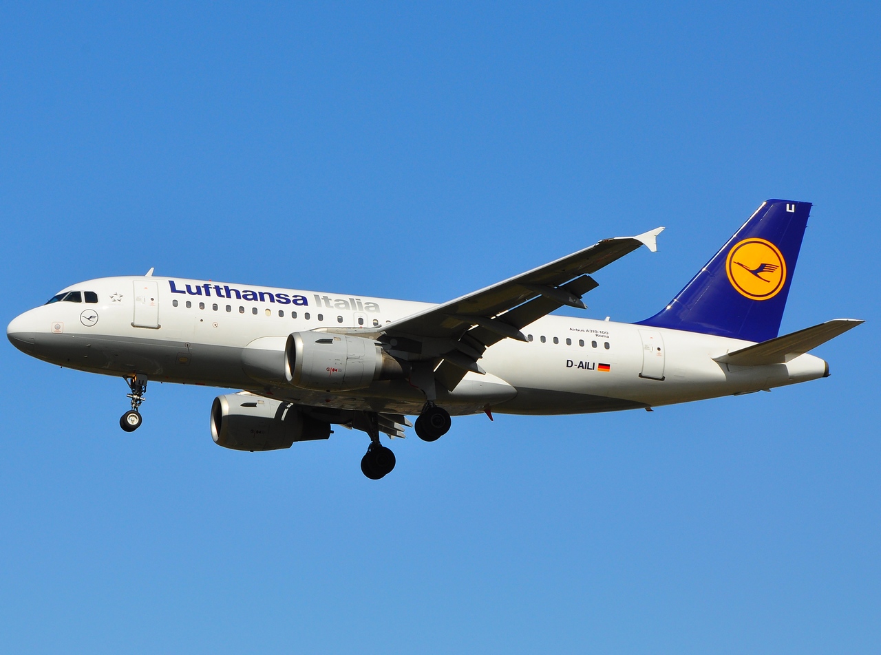 D-AILI - A319-114 - Lufthansa Italia - LHR - 28-08-2009