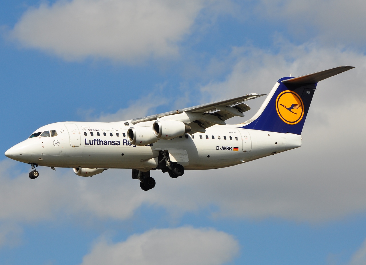 D-AVRR - RJ85 - Lufthansa Cityline - LHR - 27-08-2009