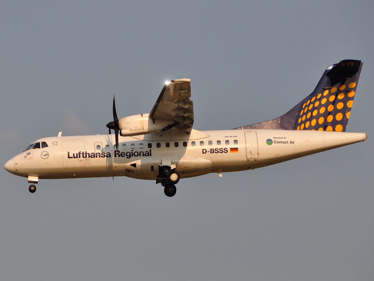 D-BSSS - ATR 42-500 - Contact Air - BRU - 02-07-2009