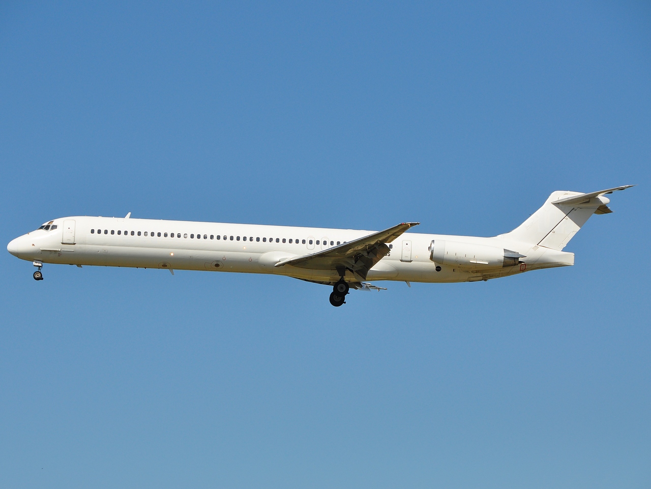 EC-DJS - MD-80 - Swiftair - BRU - 23-08-2009