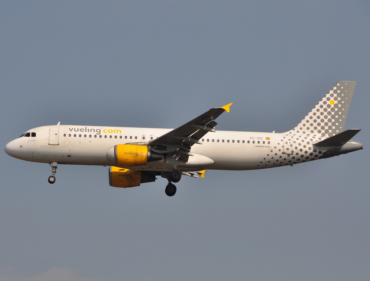 EC-IZD - A320-214 - Vueling - MXP - 22-09-2009