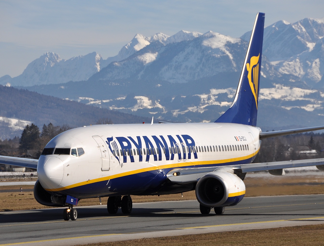 EI-DCJ - 737-8AS(WL) - Ryanair - SZG - 28-02-2009