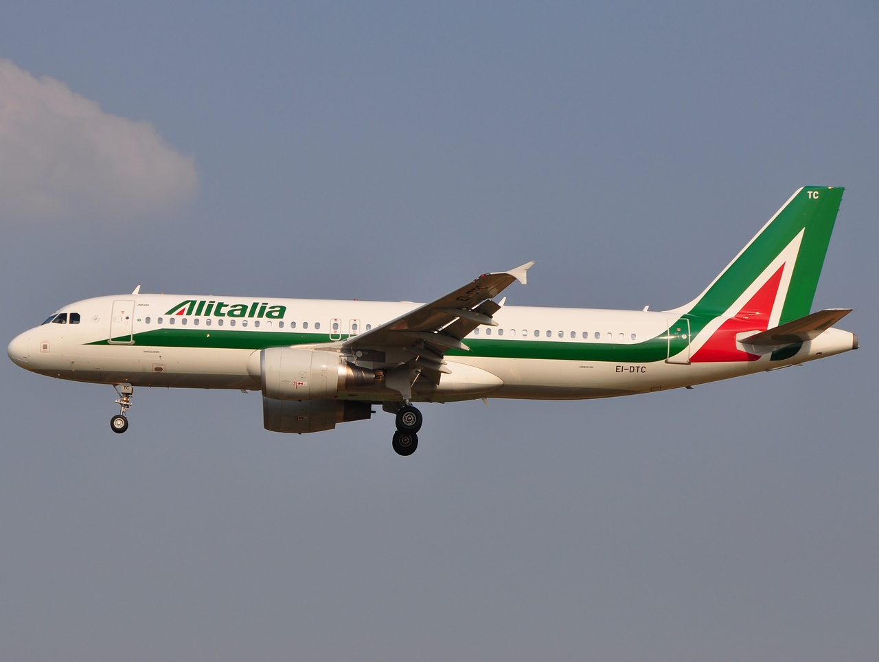 EI-DTC - A320-216 - Alitalia - BRU - 02-07-2009