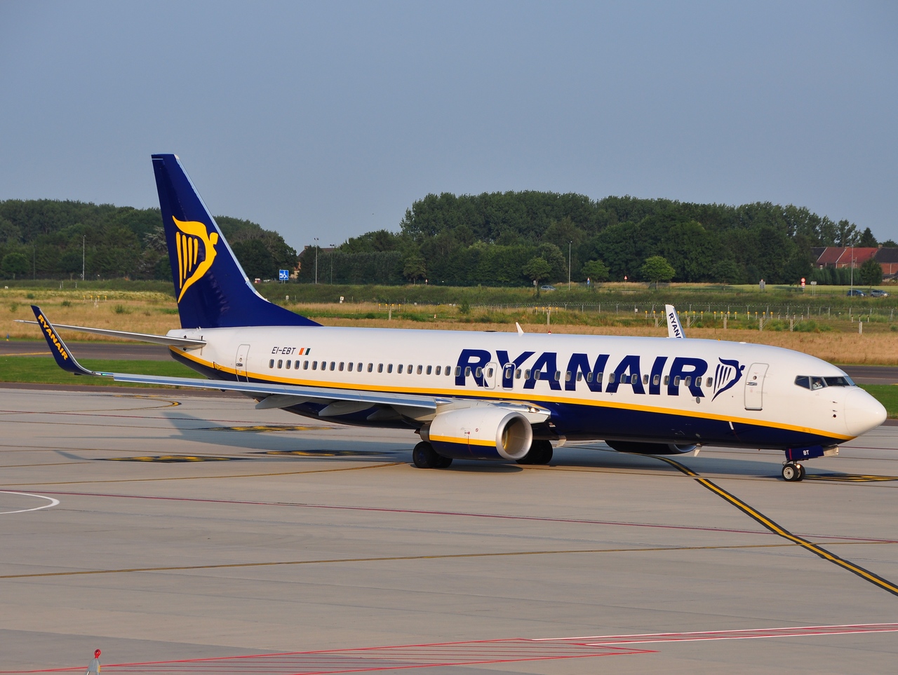 EI-EBT - 737-8AS(WL) - Ryanair - CRL - 30-06-2009