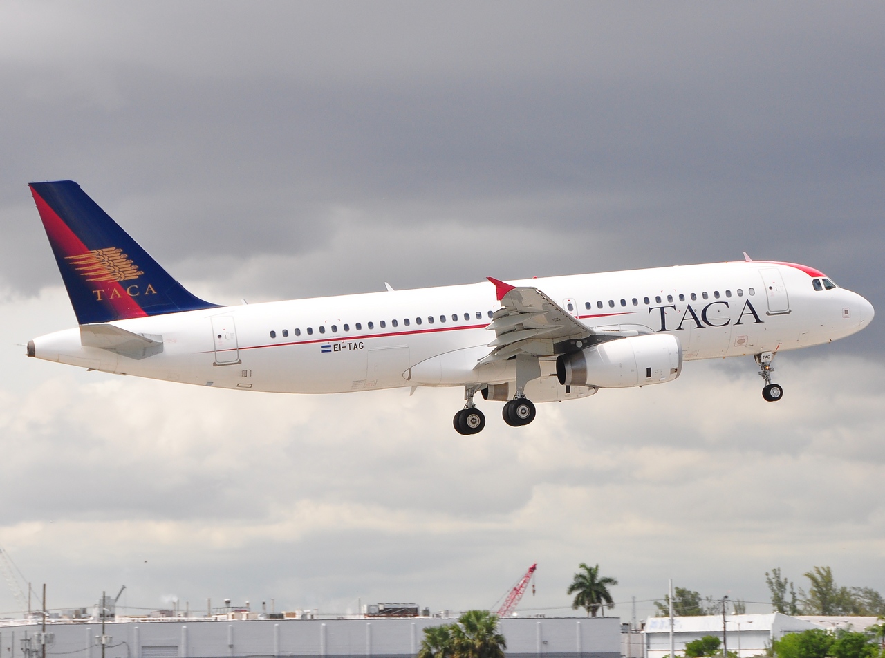 EI-TAG - A320-233 - TACA International Airlines - MIA - 19-05-2009