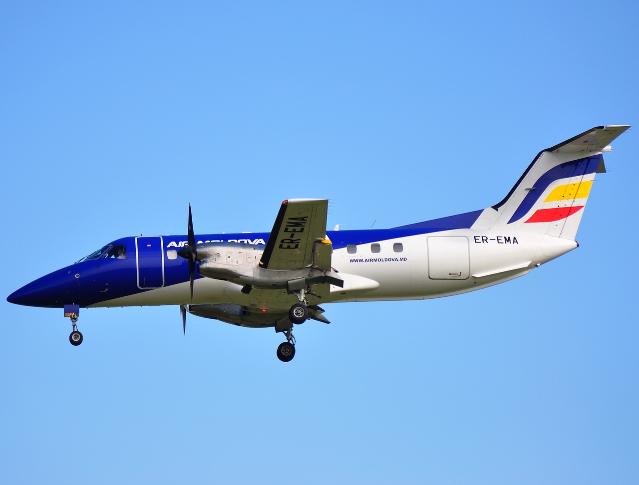 ER-EMA - EMB-120RT - Air Moldova - PRG - 09-06-2009