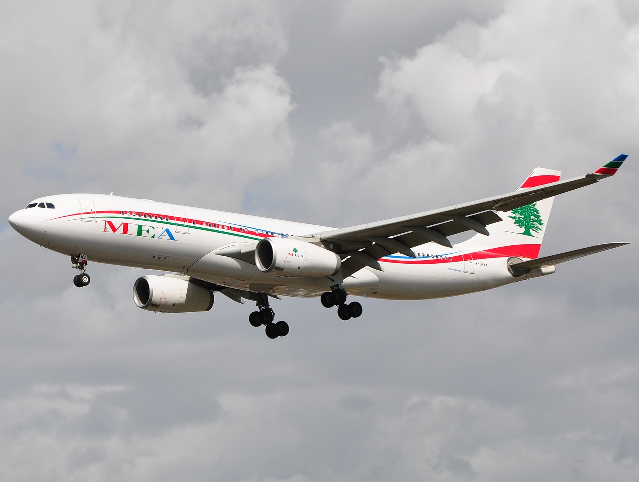 F-ORMA - A330-243 - MEA _ Middle East Airlines - LHR - 28-08-2009