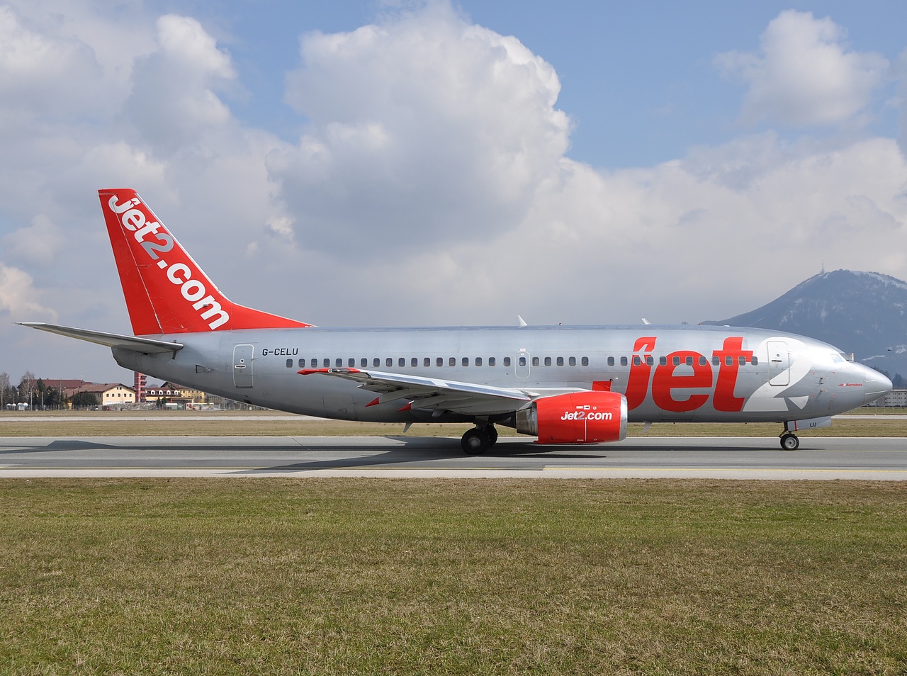 G-CELU - 737-377 - Jet2 - SZG - 21-03-2009b