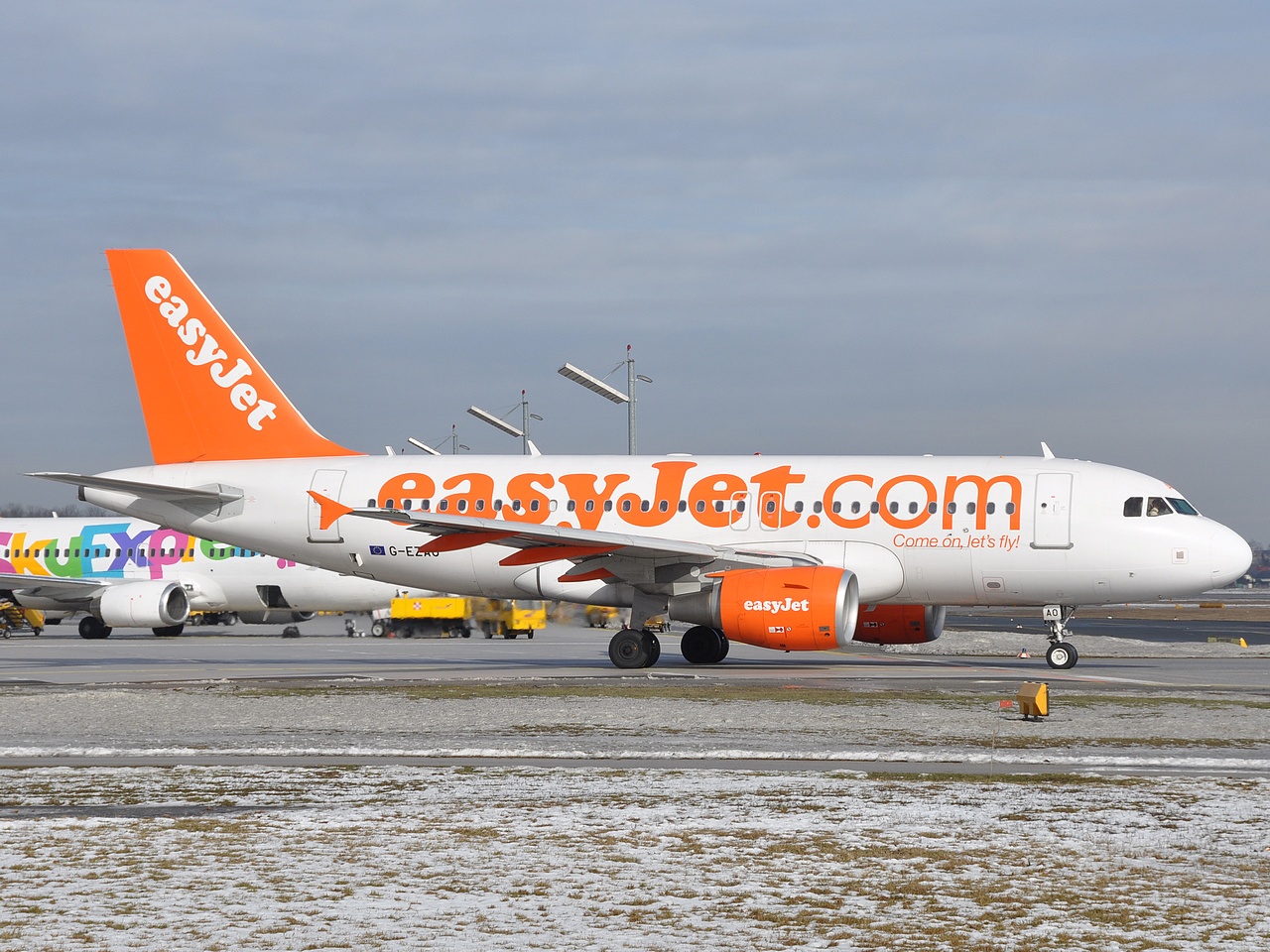 G-EZAO - A319-111 - easyJet - SZG - 28-02-2009