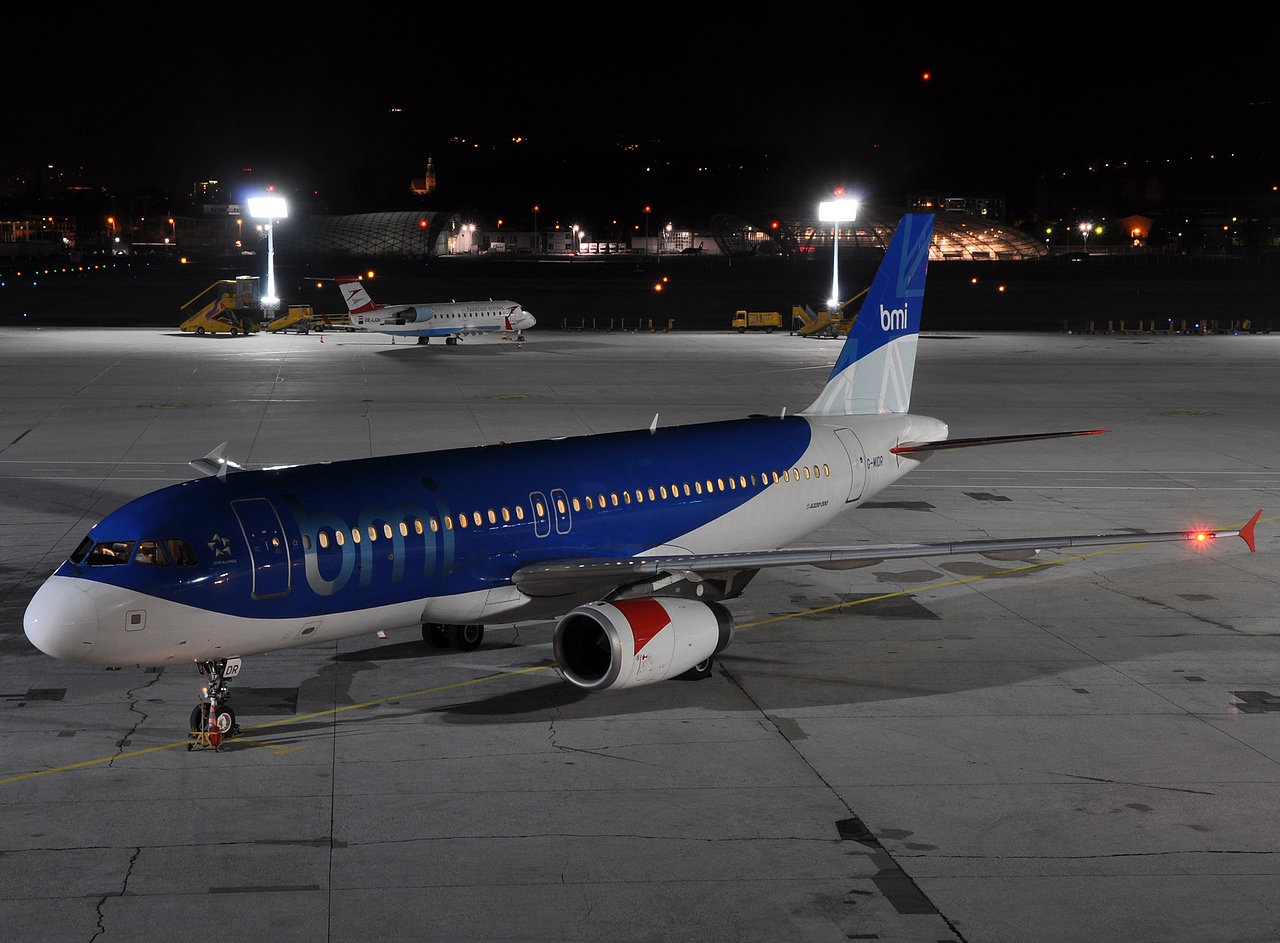G-MIDR - A320-232 - bmi British Midland - SZG - 28-02-2009