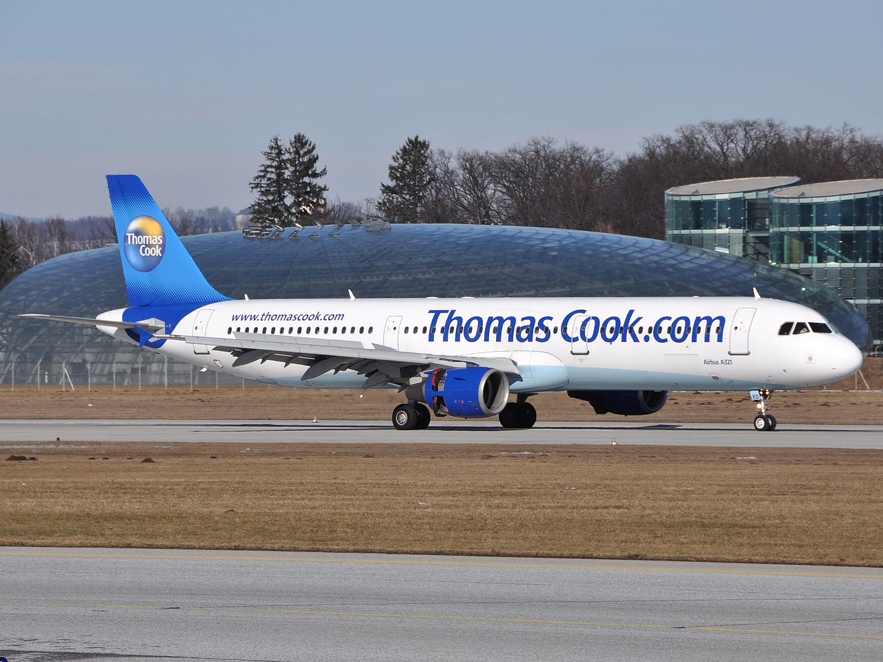 G-NIKO - A321-211 - Thomas Cook Airlines - SZG - 28-02-2009