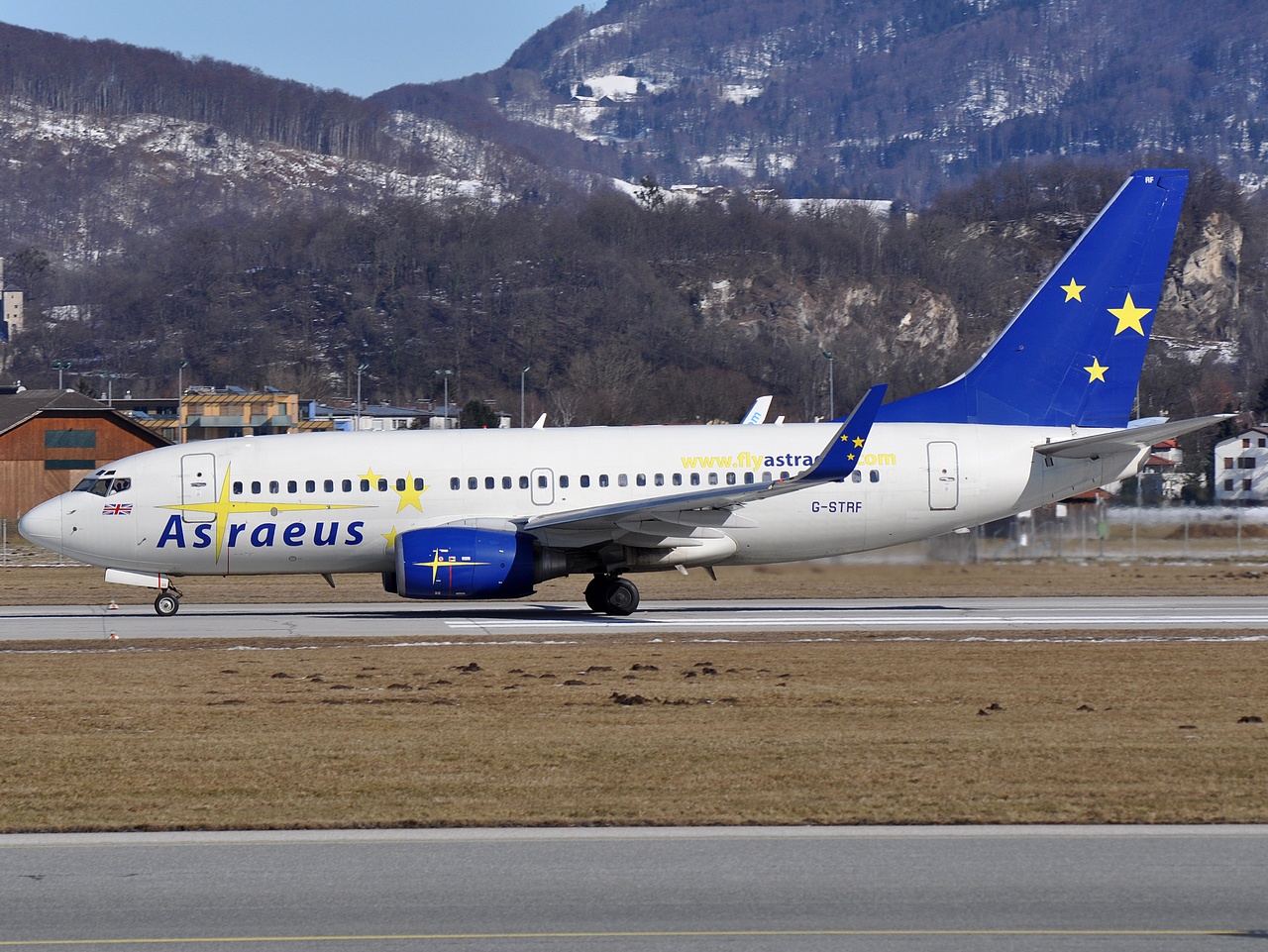 G-STRF - 737-76N(WL) - Astraeus Airlines - SZG - 28-02-2009b